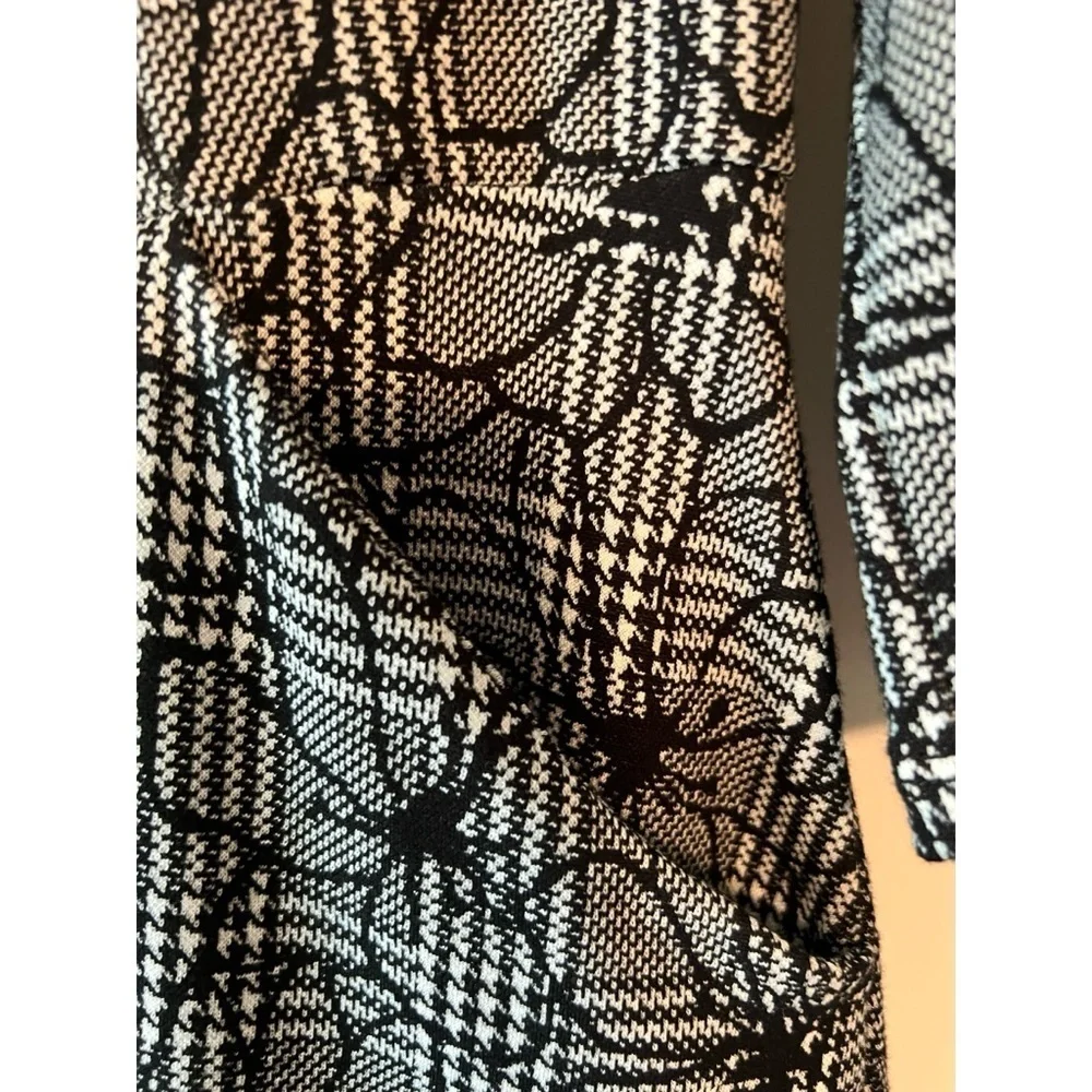 41 Hawthorn Women's Black White Plaid Floral V Neck Back Zipper Size M Euc #842